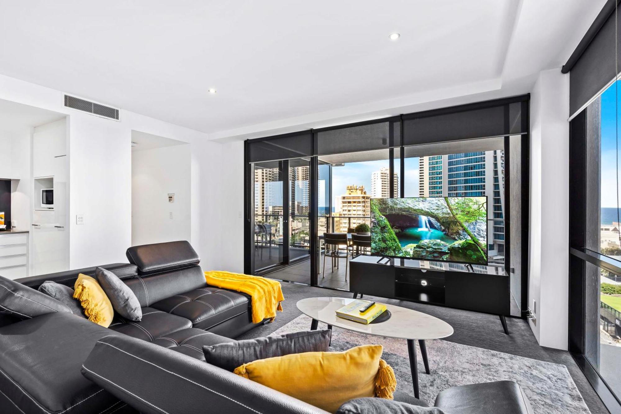 Ocean View Apartments With Balcony - Circle On Cavill - Central Location! - Self Contained & Privately Managed Guldkusten Exteriör bild