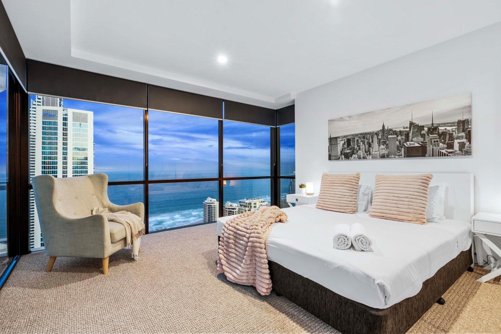 Ocean View Apartments With Balcony - Circle On Cavill - Central Location! - Self Contained & Privately Managed Guldkusten Exteriör bild