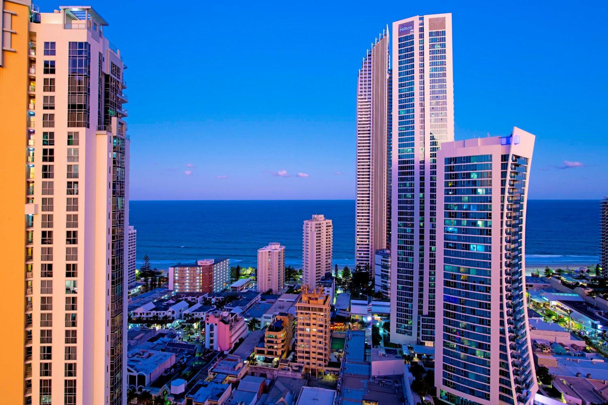 Ocean View Apartments With Balcony - Circle On Cavill - Central Location! - Self Contained & Privately Managed Guldkusten Exteriör bild
