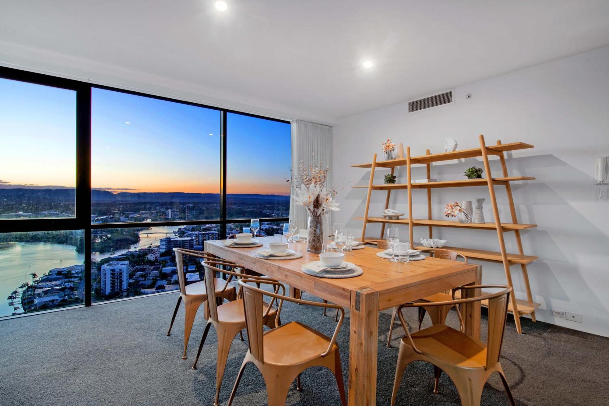 Ocean View Apartments With Balcony - Circle On Cavill - Central Location! - Self Contained & Privately Managed Guldkusten Exteriör bild
