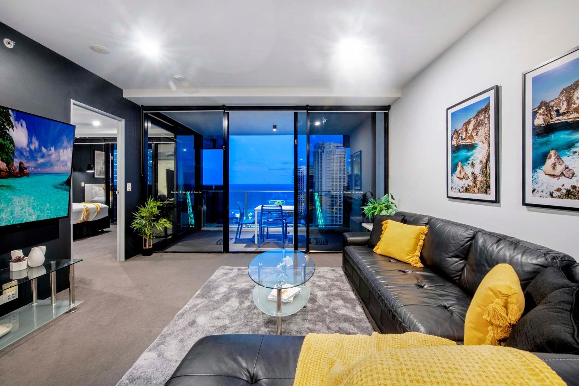 Ocean View Apartments With Balcony - Circle On Cavill - Central Location! - Self Contained & Privately Managed Guldkusten Exteriör bild