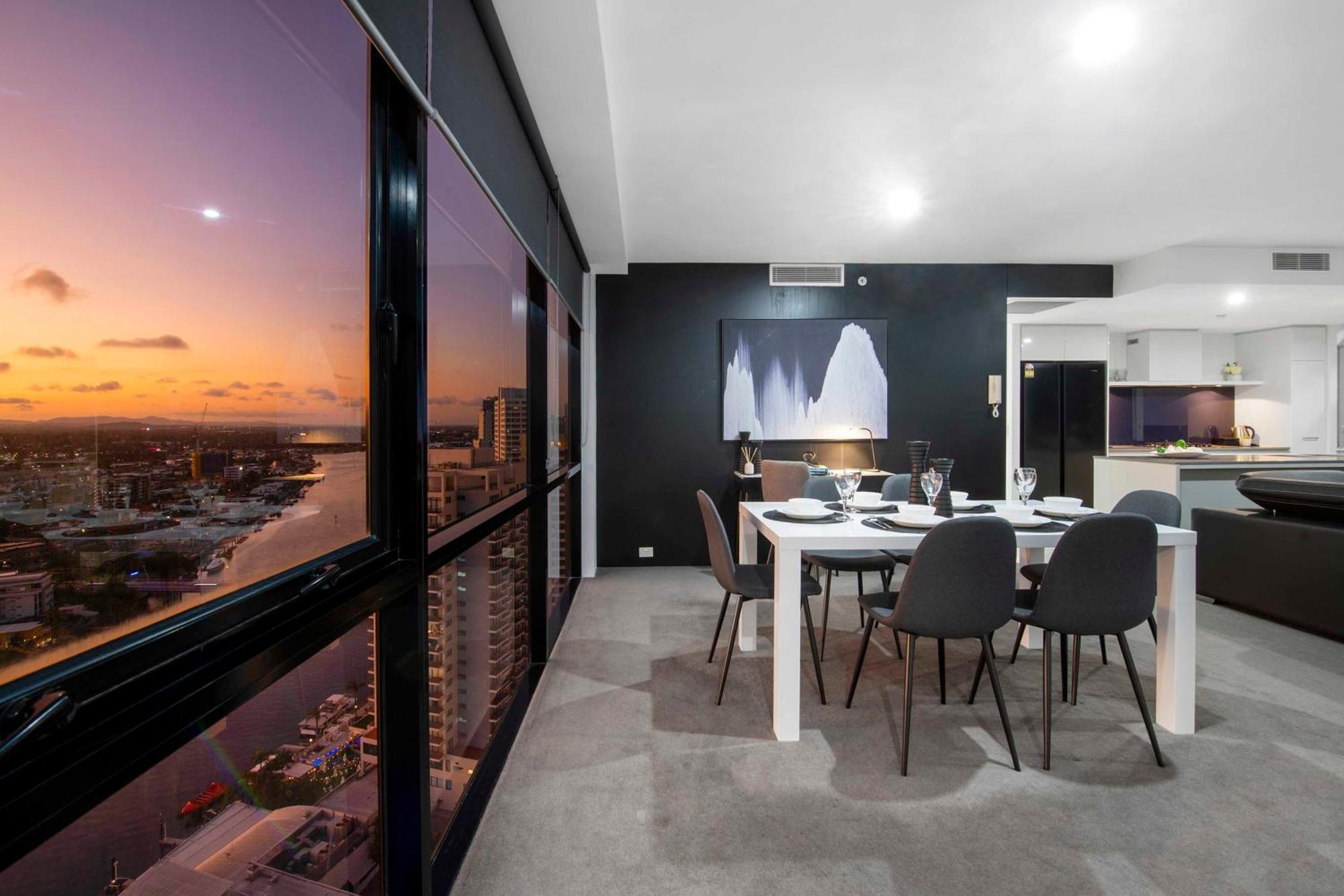 Ocean View Apartments With Balcony - Circle On Cavill - Central Location! - Self Contained & Privately Managed Guldkusten Exteriör bild