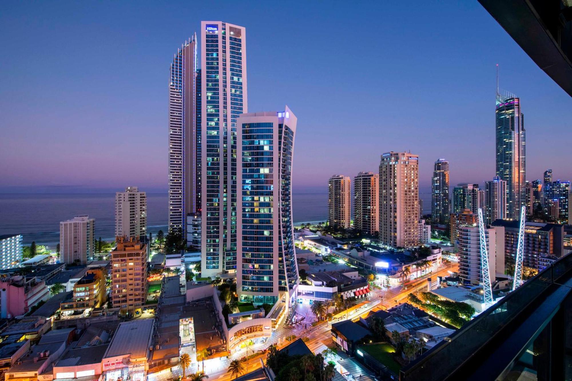 Ocean View Apartments With Balcony - Circle On Cavill - Central Location! - Self Contained & Privately Managed Guldkusten Exteriör bild