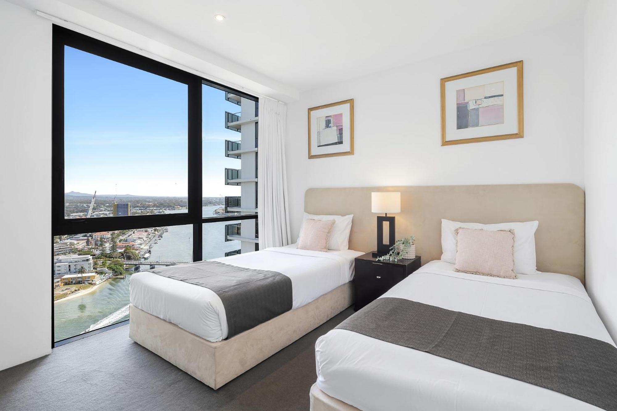 Ocean View Apartments With Balcony - Circle On Cavill - Central Location! - Self Contained & Privately Managed Guldkusten Exteriör bild