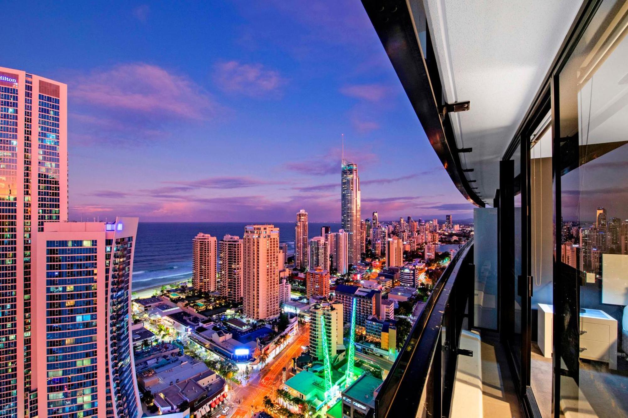 Ocean View Apartments With Balcony - Circle On Cavill - Central Location! - Self Contained & Privately Managed Guldkusten Exteriör bild
