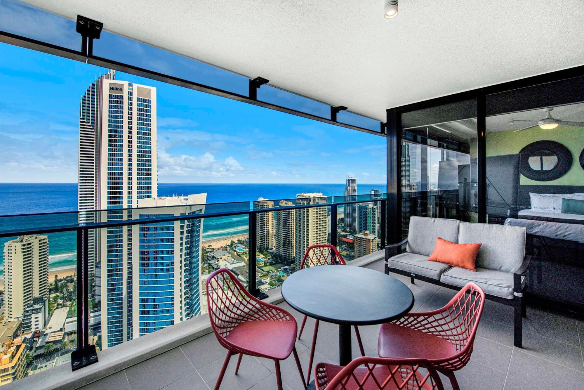 Ocean View Apartments With Balcony - Circle On Cavill - Central Location! - Self Contained & Privately Managed Guldkusten Exteriör bild