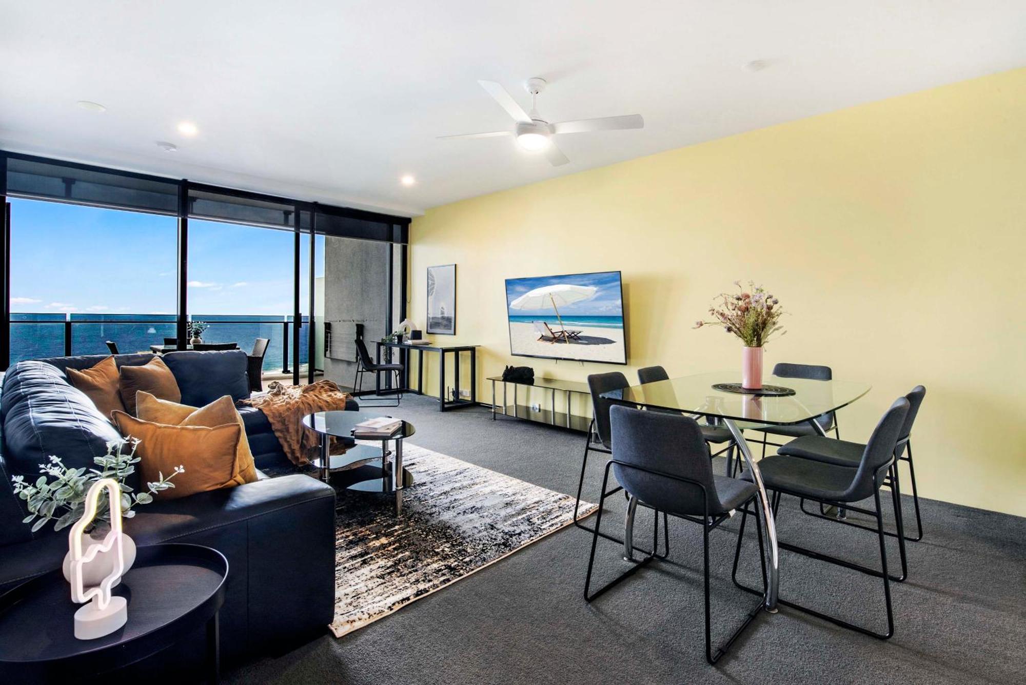 Ocean View Apartments With Balcony - Circle On Cavill - Central Location! - Self Contained & Privately Managed Guldkusten Exteriör bild