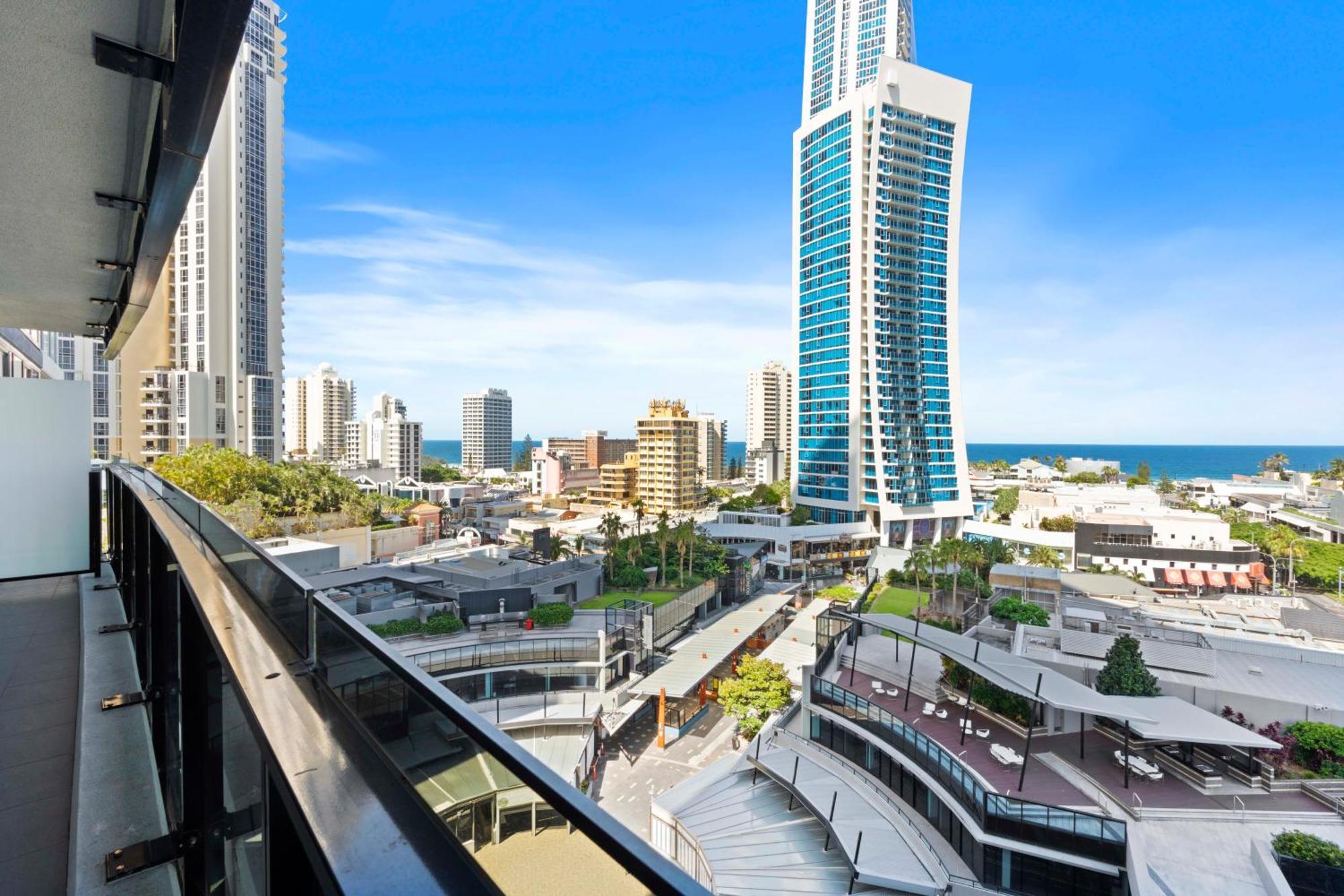 Ocean View Apartments With Balcony - Circle On Cavill - Central Location! - Self Contained & Privately Managed Guldkusten Exteriör bild